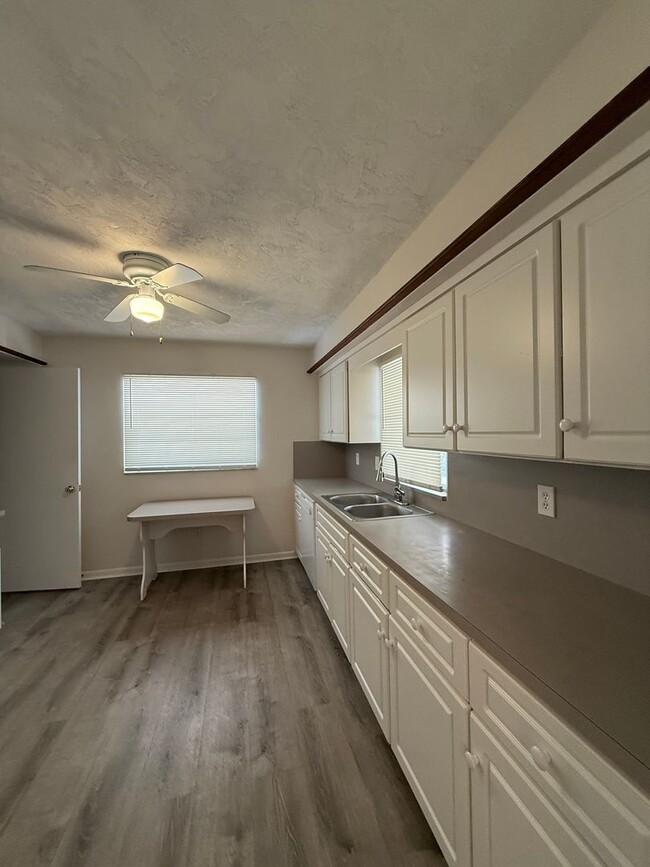 Building Photo - Melbourne Beach 2 Bedrooms 1 bath