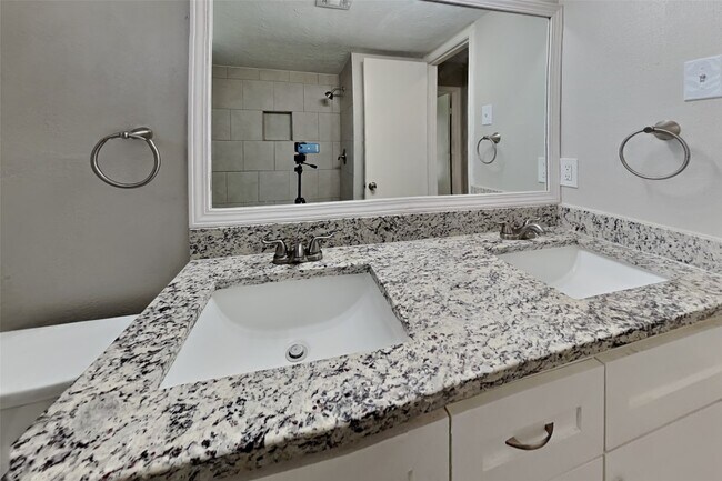 Building Photo - 29107 Sedgefield St