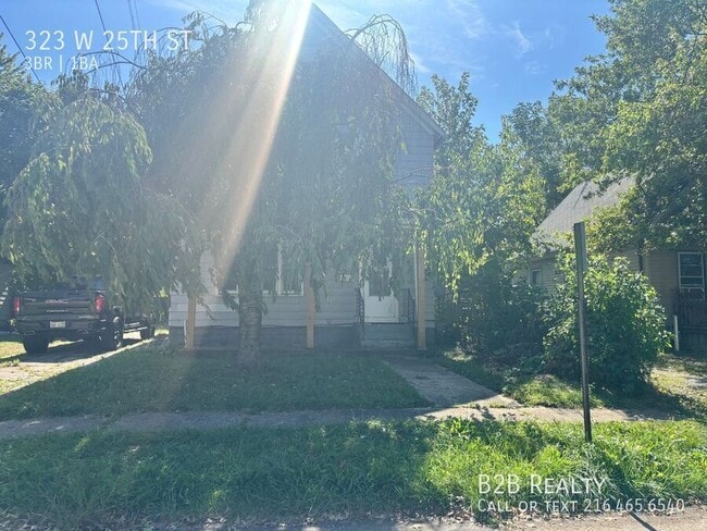 Building Photo - 323 W 25th St