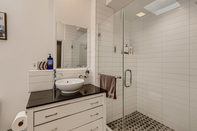 Building Photo - Walk to Morley Field - 3 Bed, 2 Bath + Bon...