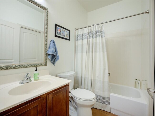 Building Photo - 10570 E Eleanor Maldonado Pl