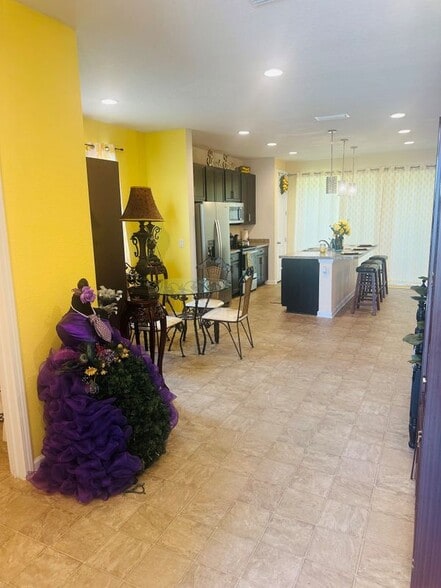 Building Photo - 12573 Grn Mdw Dr