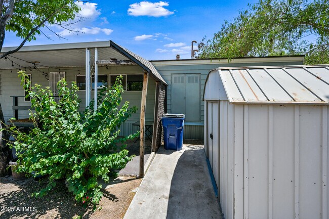 Building Photo - 156 N Hawes Rd