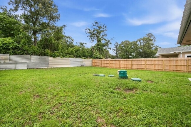 Building Photo - 14850 Coaltown Rd