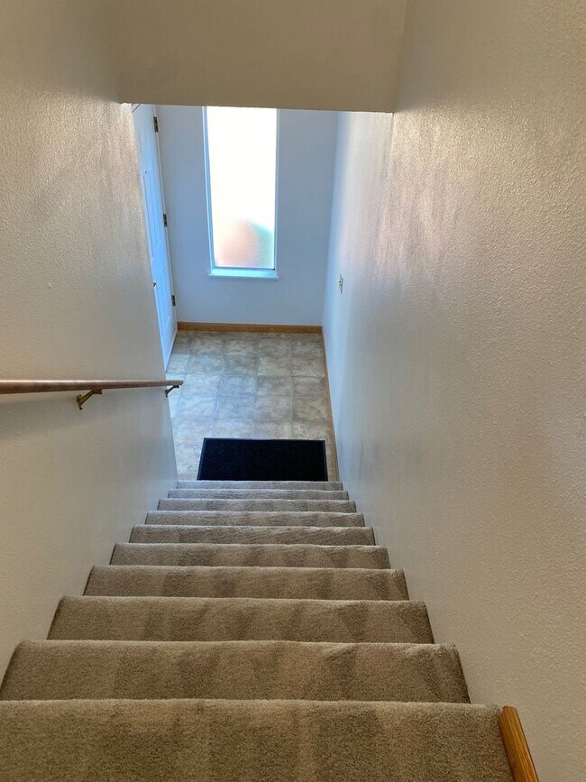 Building Photo - Beautiful Two BR Condo Across From Gateway...