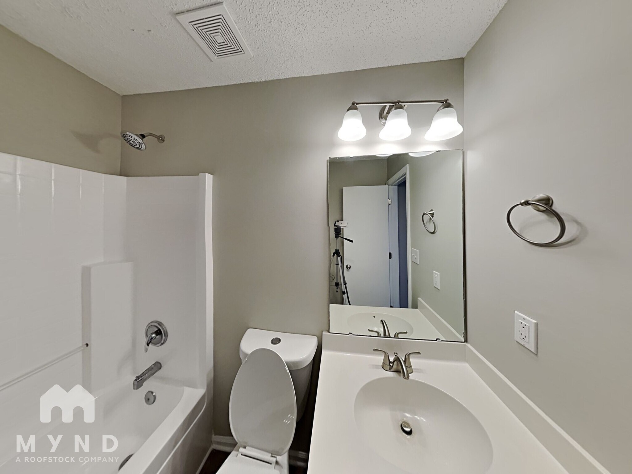 Building Photo - 11550 Stewarts Crossing Dr