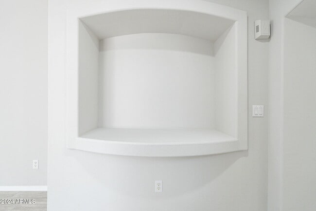 Building Photo - 6326 W El Cortez Pl