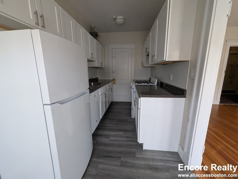 Building Photo - 1171 Boylston St