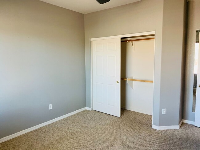 Building Photo - Rancho Sahuarita 4 bedroom 3 bath 2 story Home
