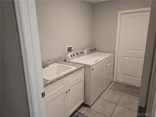 Building Photo - 13 Whitewood Ct