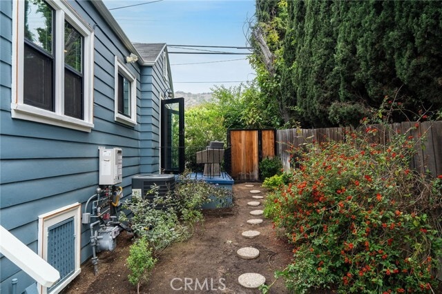Building Photo - 1812 Las Flores Dr