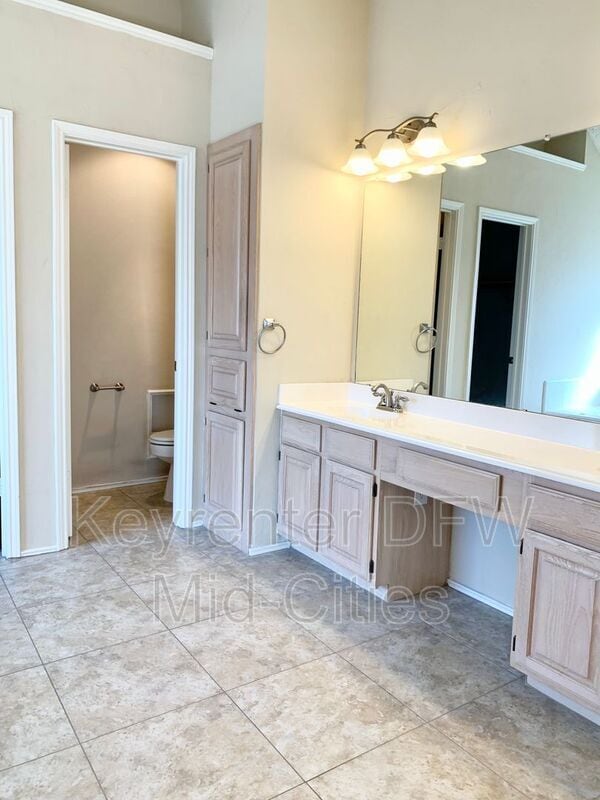 Building Photo - 2320 Kittyhawk Dr