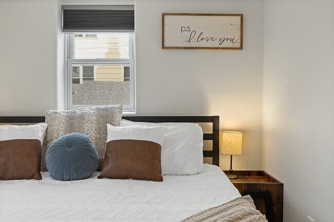 Building Photo - 718 East Blvd