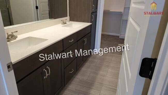 Building Photo - 15824 Riley St