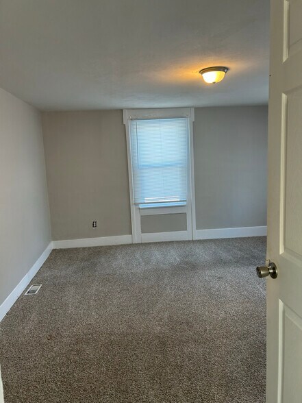 Building Photo - 401 Hannibal St