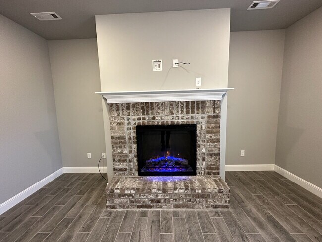 Building Photo - 2040 Tallgrass Ter