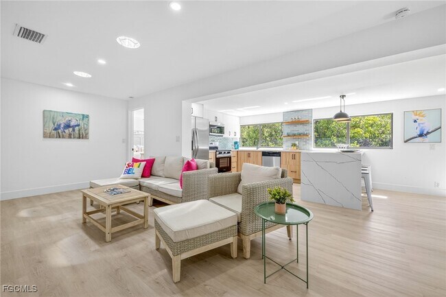 Building Photo - 1105 Skiff Pl