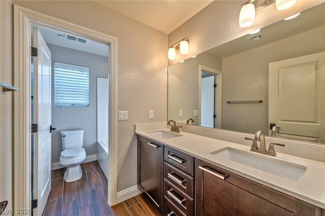 Building Photo - 2174 Tortona St