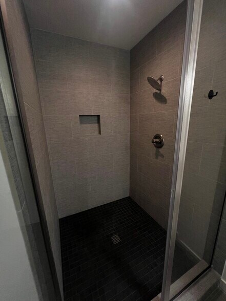 2nd floor walk in master shower - 6175 Blue River Dr SE