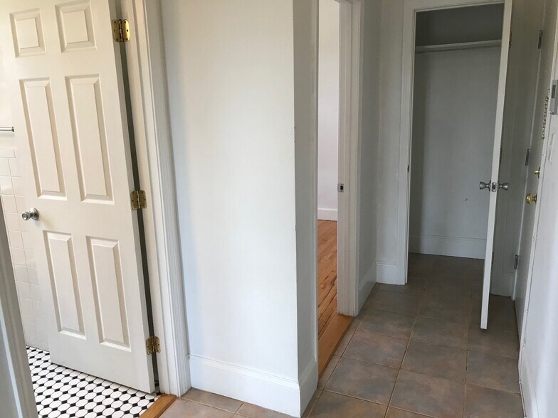 Building Photo - 151 Park St