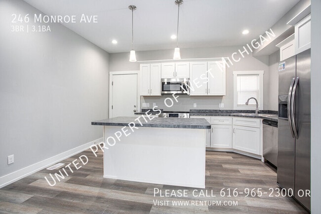 Building Photo - Available Now | 3 Bedroom 3.5 Bathroom Con...