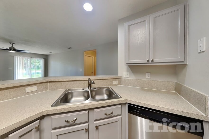 Building Photo - 137 Brays Island Ln