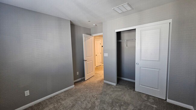 Building Photo - COMING SOON!  AWESOME SUMMERLIN TOWNHOME!