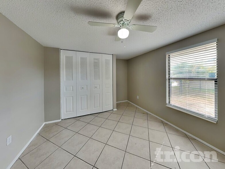 Building Photo - 6101 37th Ave W