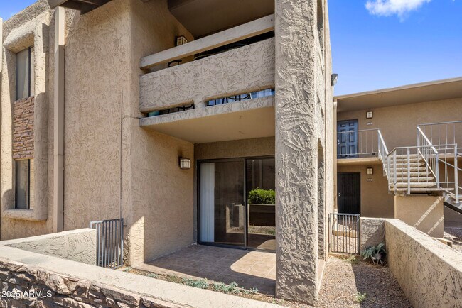 Building Photo - 3825 E Camelback Rd