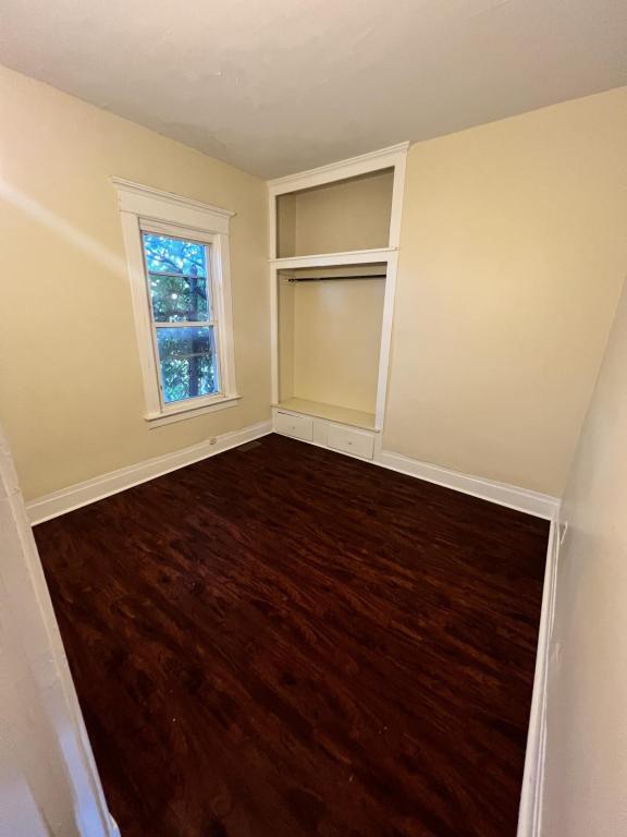 Building Photo - 1022 Hertel Ave