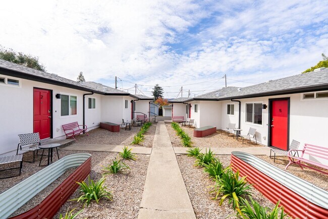 Primary Photo - 1831 Garden St