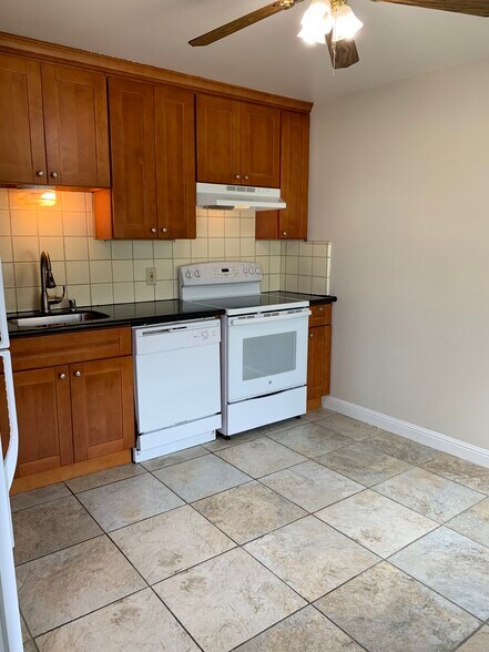 Building Photo - 5770 Preston Dr