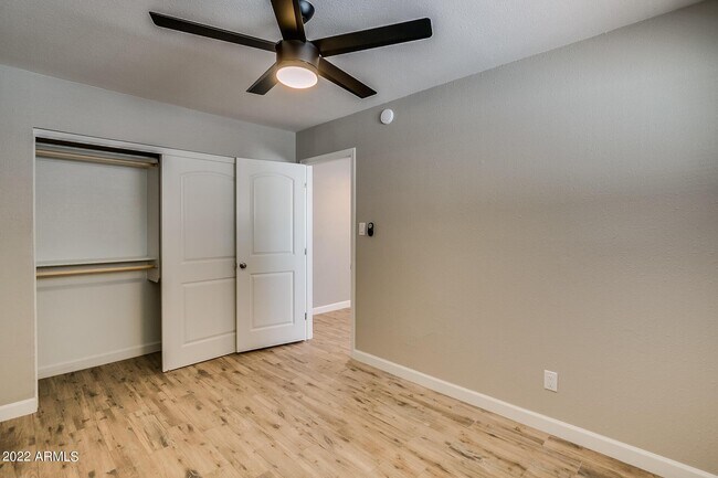 Building Photo - 801 E Puget Ave