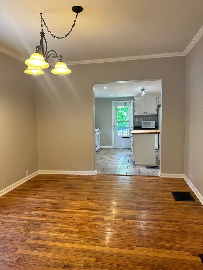 Building Photo - Great Newly Remodeled 3 bed in Madisonvill...