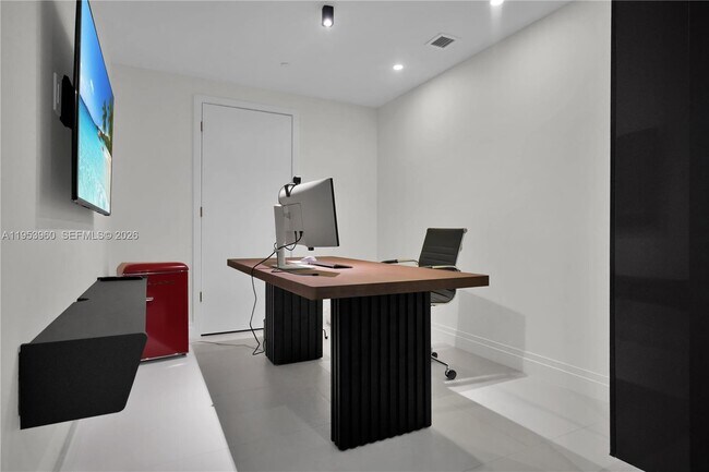 Building Photo - 1080 Brickell Ave