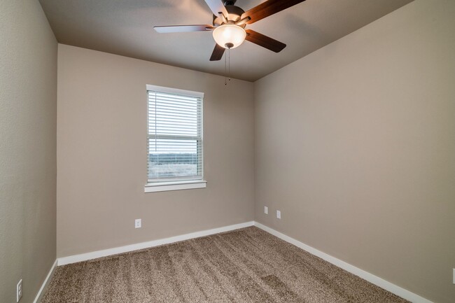 Building Photo - GORGEOUS 3 BEDROOM 2.5 BATH DUPLEX LOCATED...