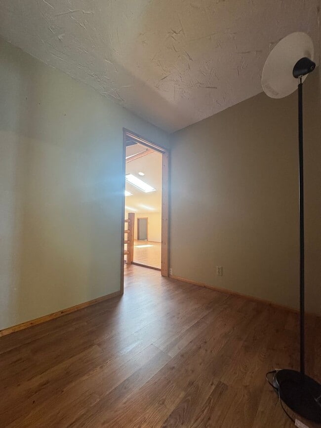 Building Photo - Idyllic 3bd, 2ba Retreat with Loft on 2+ A...