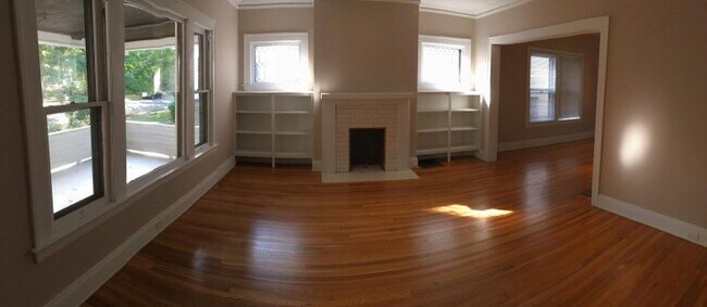 Building Photo - 2280 Grandview Ave