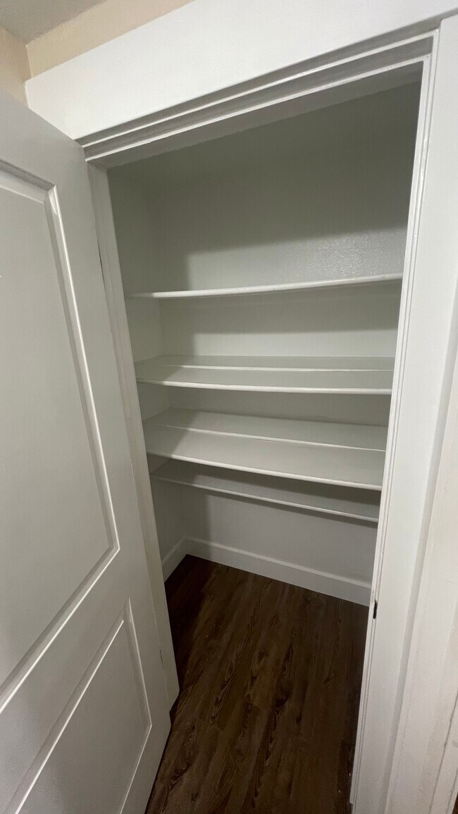 Building Photo - UNIT 525