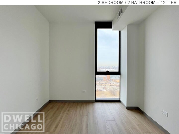 Building Photo - 503 S Damen Ave