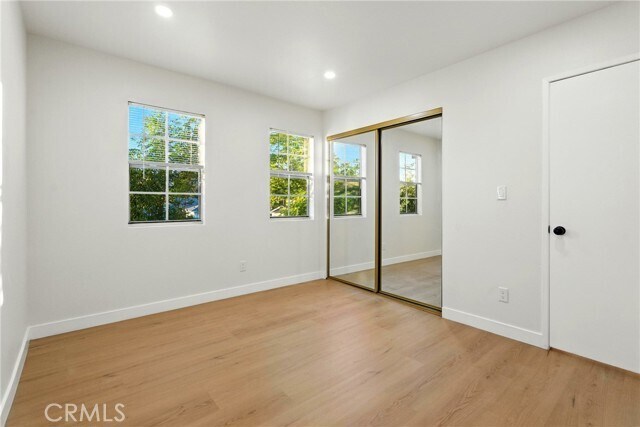 Building Photo - 10433 Plainview Ave