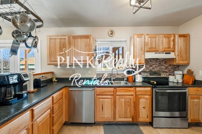 Building Photo - 3395 Beechwood Ct