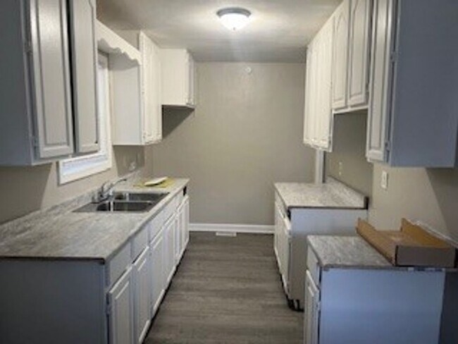 Building Photo - 3 Bedroom Home located on Indy's eastside