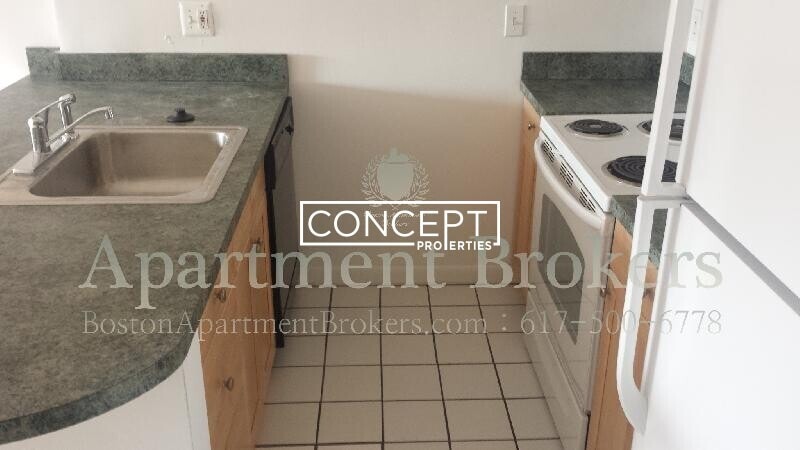 Building Photo - 50 Evergreen St