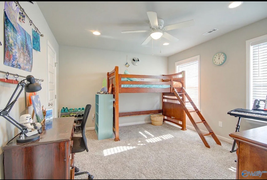 upstairs bedroom 3 - 291 Avebury Rd