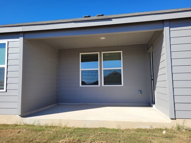 Building Photo - Wonderul 4/2 Single Story in White Wing, NBTX