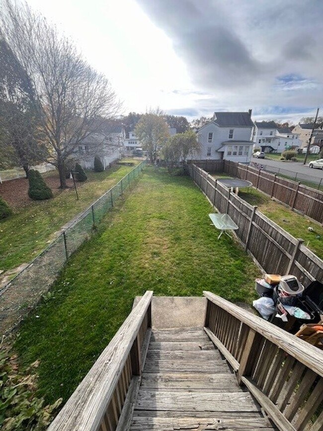 Building Photo - 6 E High St