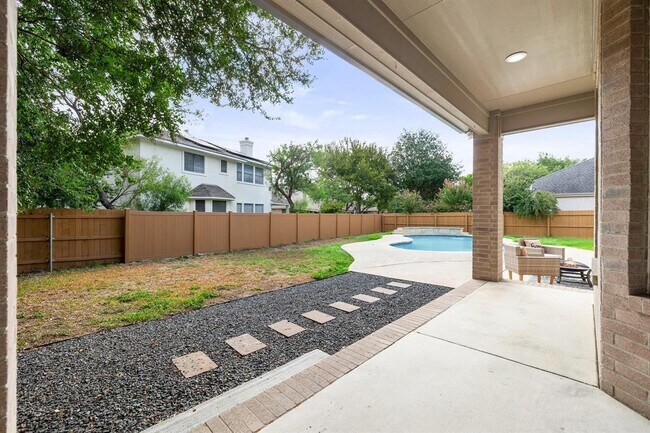 Building Photo - 10909 River Plantation Dr