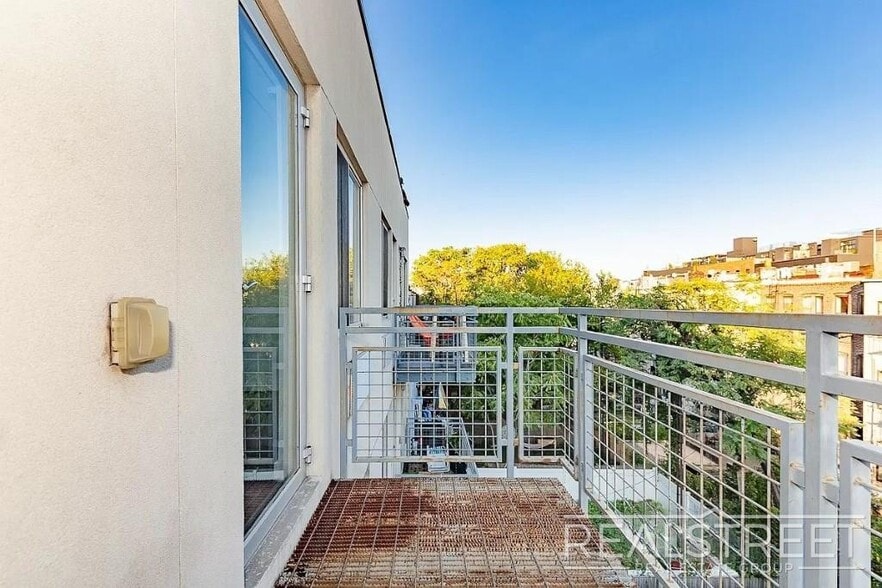 Building Photo - Stylish 2-Bedroom Bushwick Apartment with Huge Private Balcony & Prime Location