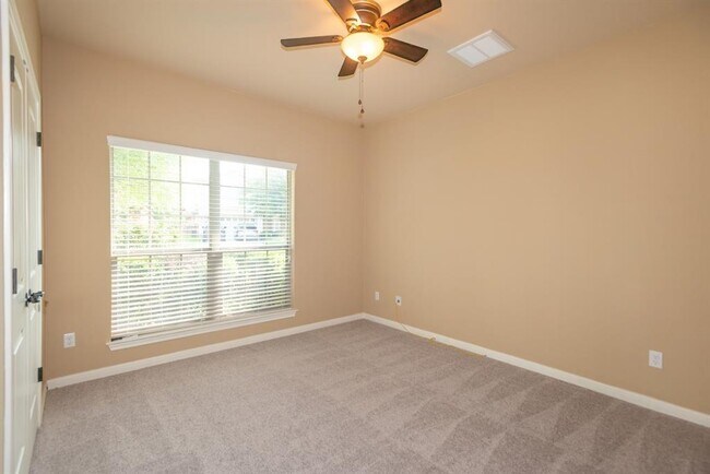 Building Photo - 1078 Sussex Way